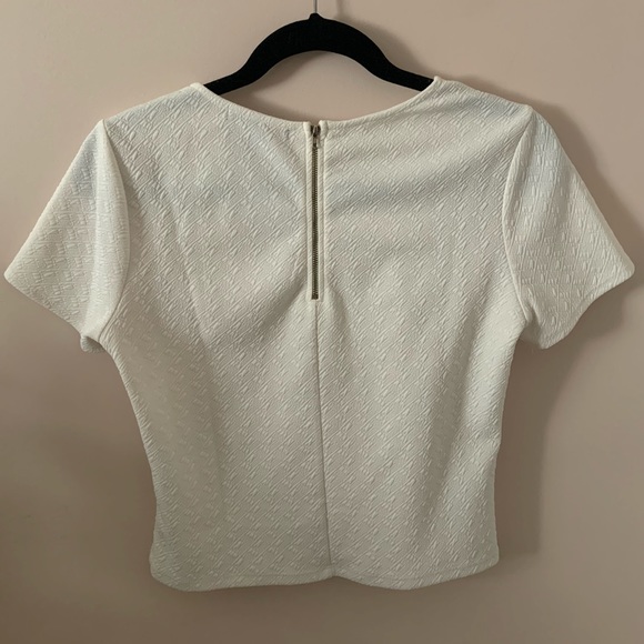 Forever 21 Textured White Short Sleeve Top - Picture 4 of 5